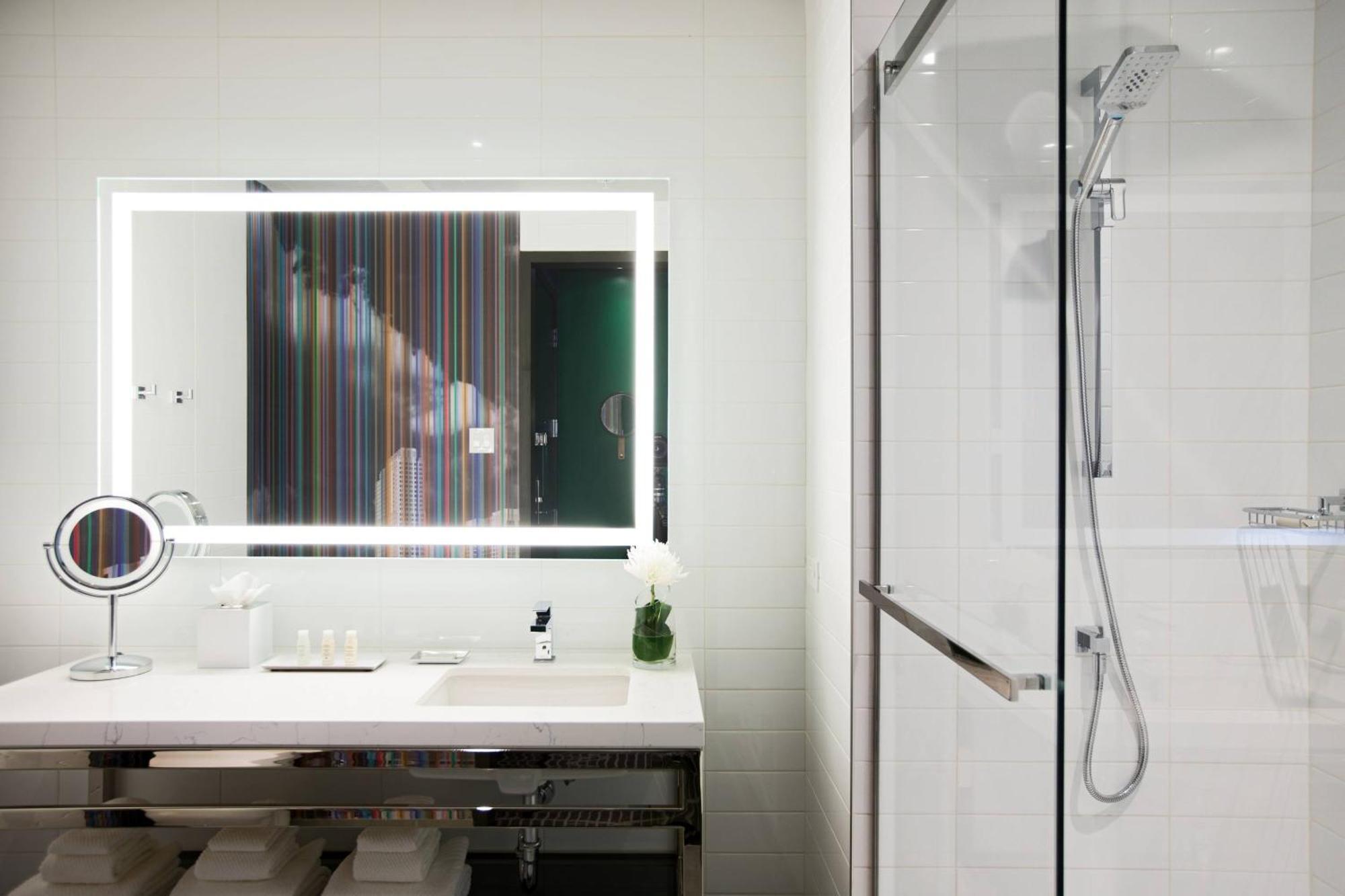 Renaissance Montreal Downtown Hotel Экстерьер фото